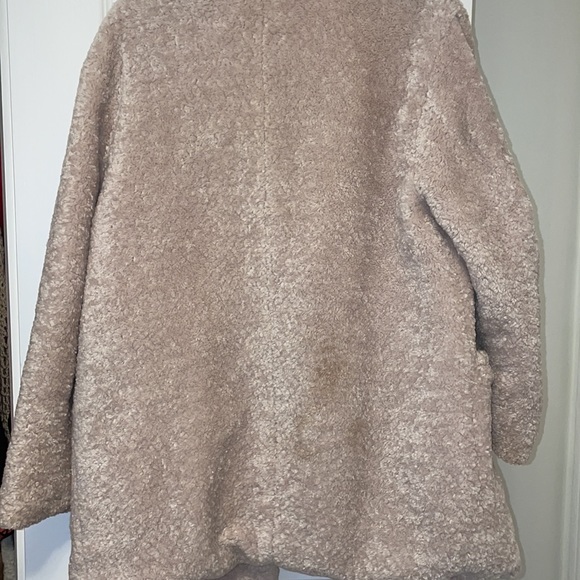 COPY - Pull & Bear Faux Fur Coat in Cream - teddy bear like coat - Picture 9 of 9